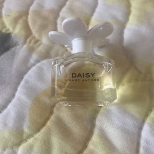 Marc Jacobs Mini Daisy